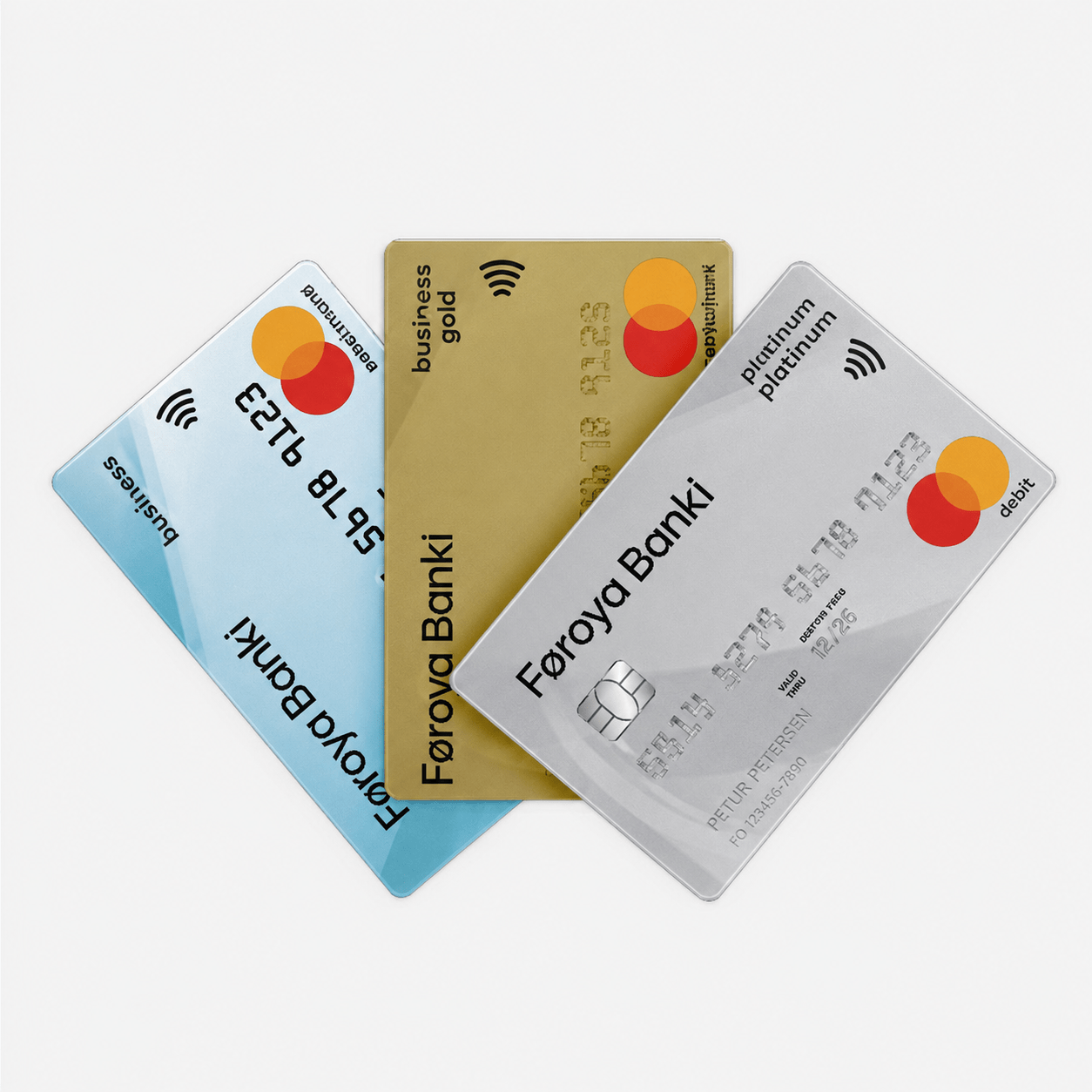 Tre forskellige mastercard kreditkort. 