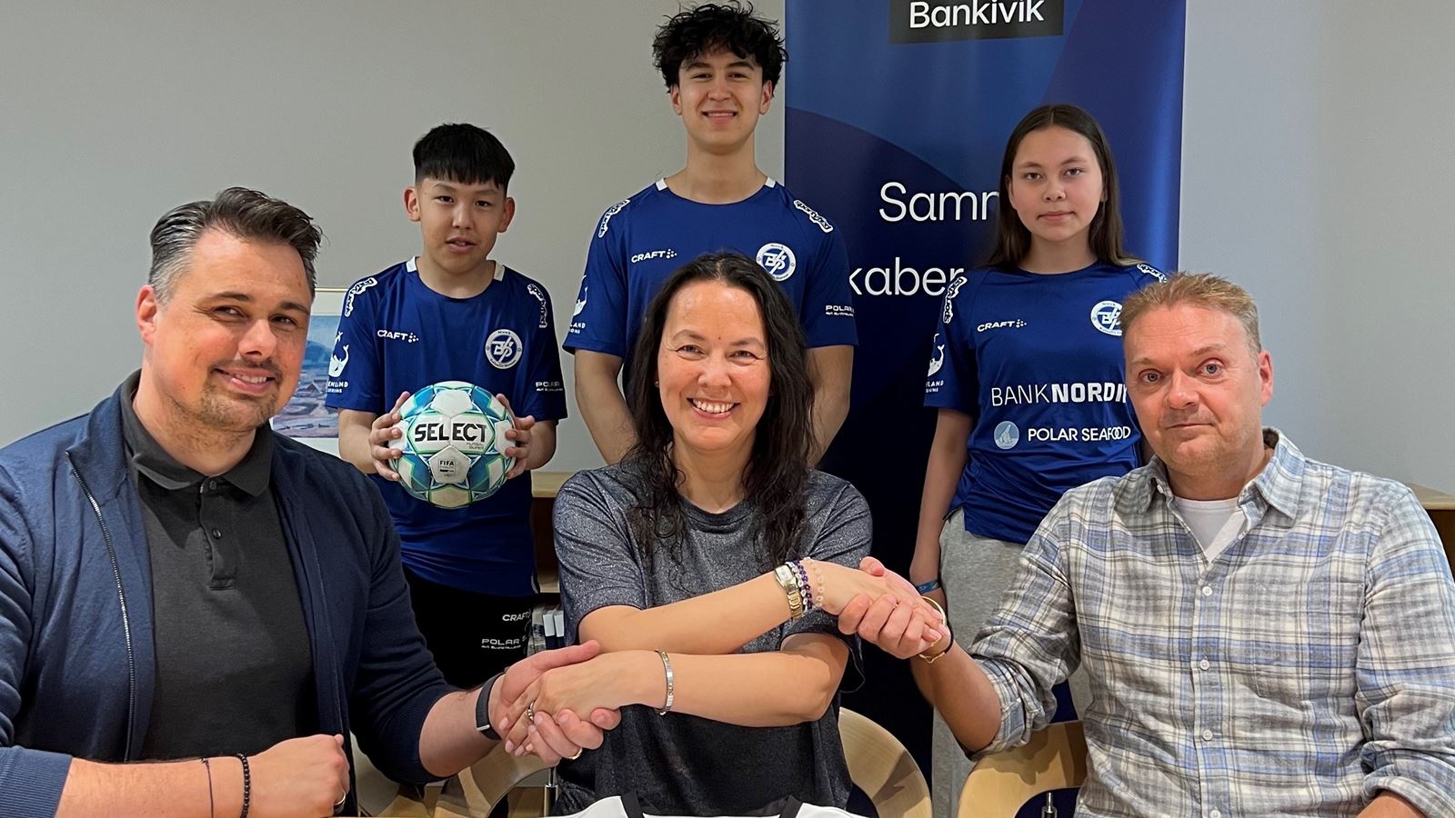 b67 og bankivik underskriver aftale